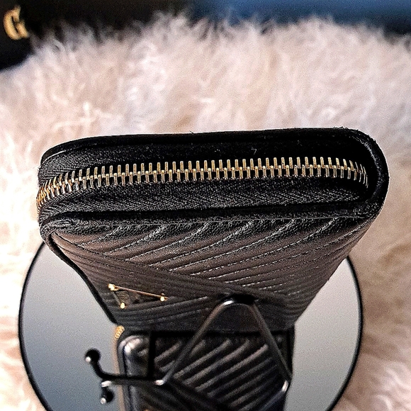 🔥🔥Prada Nappa Impunture Zip-Around Wallet - Picture 14 of 15